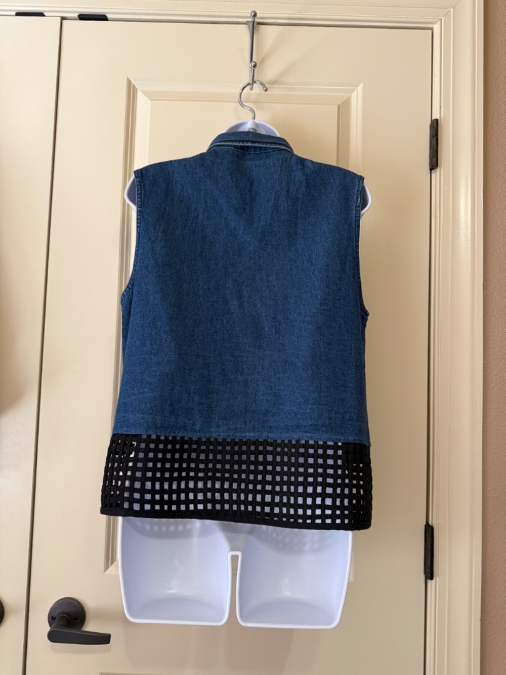 Dress Barn Denim Vest size Medium - Picture 5 of 9